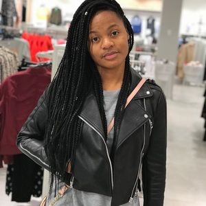 Meet your Posher, Esther